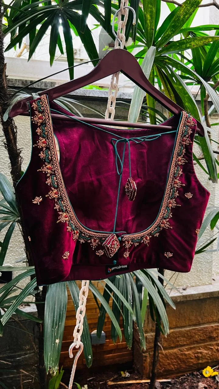 SANWLI PARCHAAI BLOUSE